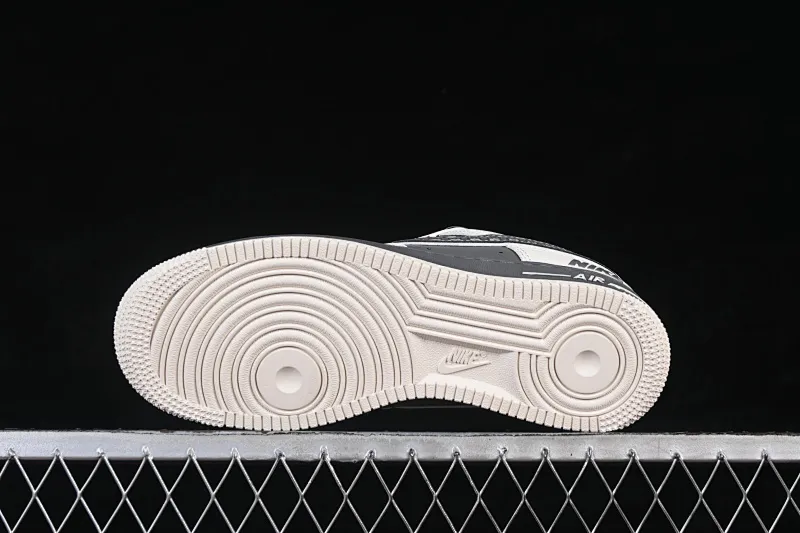 All categories Nk Air Force 1 Air Force series Nk Air Force 1 Low Air Force low-top Nike Air Force 1'07 Low off-white and dark gray Air Force 1 low-top casual sneakers SM6668-107